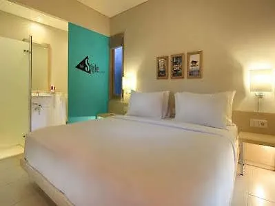 Oyo 2854 Cozy B&B Seminyak Hotel